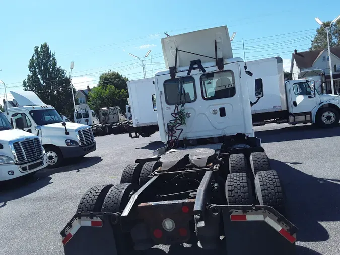 2016 FREIGHTLINER/MERCEDES CASCADIA 125