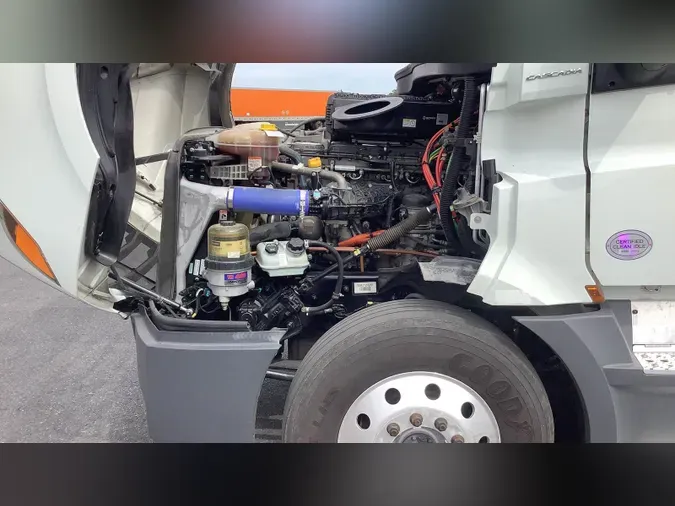 2022 Freightliner Cascadia 126
