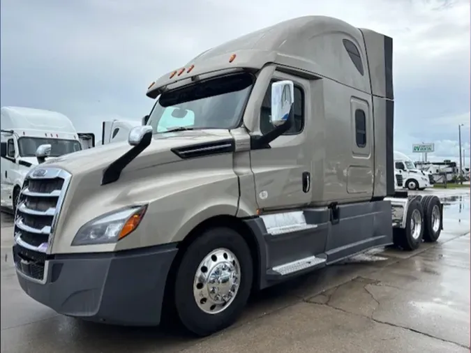 2022 Freightliner Cascadia 126