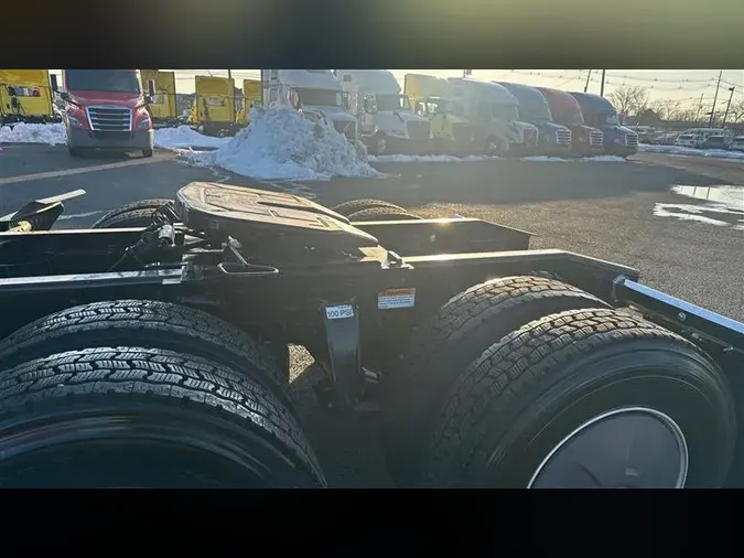 2022 FREIGHTLINER CA126