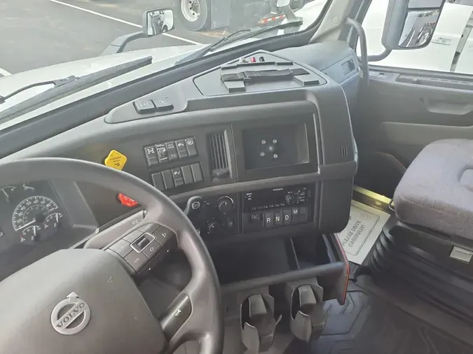 2020 VOLVO VNL64T-760