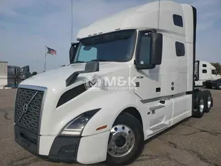 2020 VOLVO VNL64T760