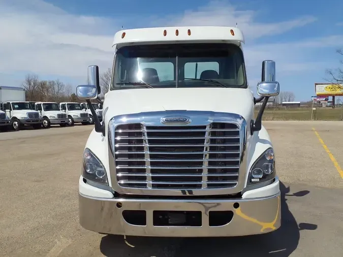 2018 FREIGHTLINER/MERCEDES CASCADIA 113