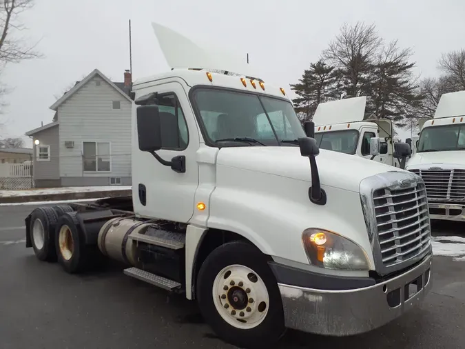 2018 FREIGHTLINER/MERCEDES CASCADIA 125