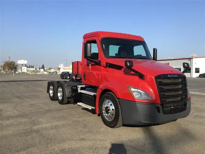 2020 FREIGHTLINER CA126