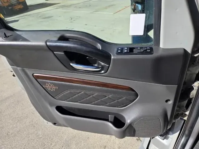 2023 International LT625