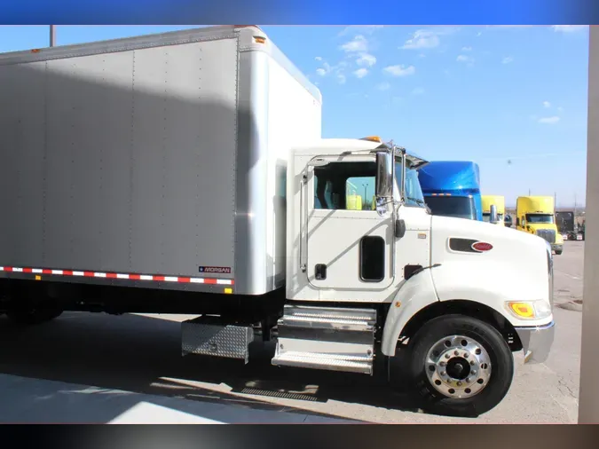 2016 Peterbilt 337