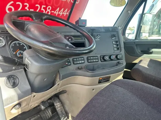 2017 FREIGHTLINER/MERCEDES CASCADIA 113