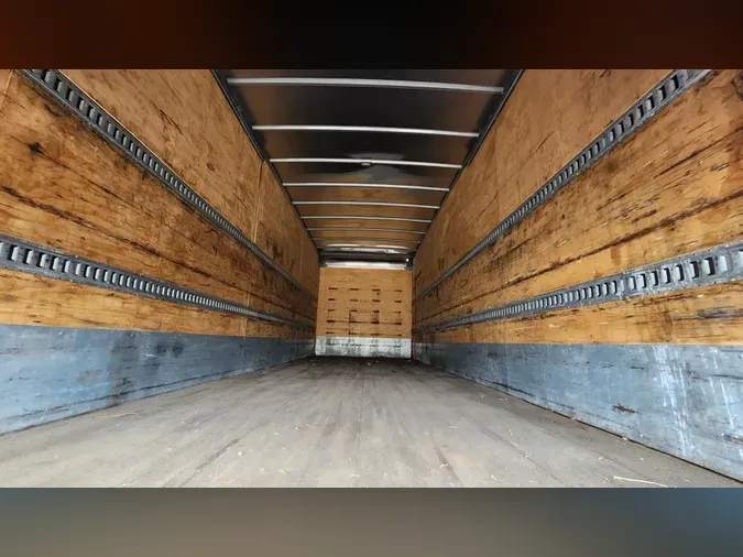 2020 Peterbilt 348