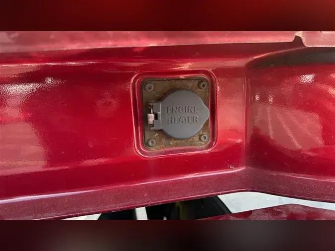 2022 VOLVO VNL64T300