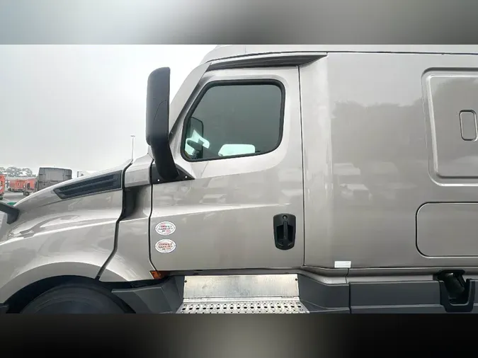 2025 Freightliner Cascadia 126