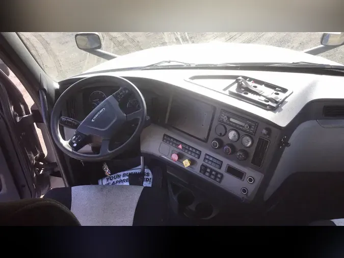 2020 Freightliner Cascadia 126