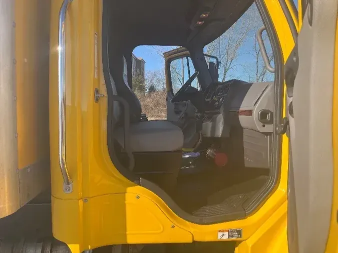 2018 Freightliner M2