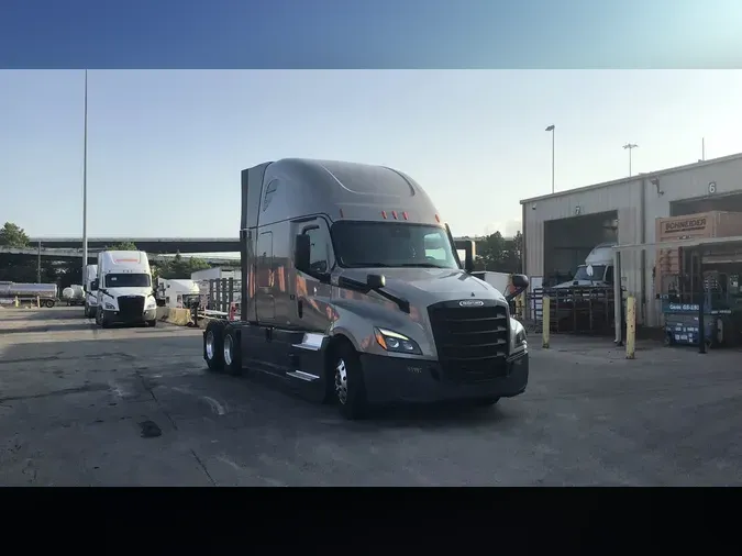 2023 Freightliner Cascadia 1268cfda7be12b879d922e2c37585b4d1b5