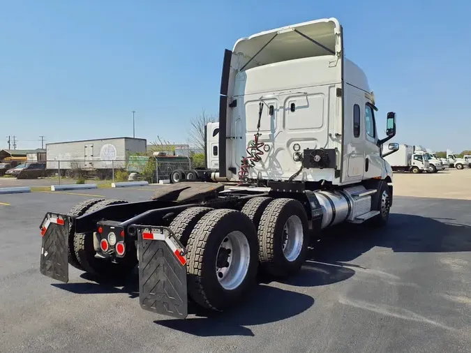 2020 FREIGHTLINER/MERCEDES NEW CASCADIA 116