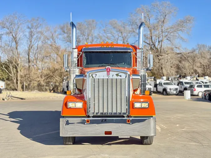 2025 KENWORTH W900L