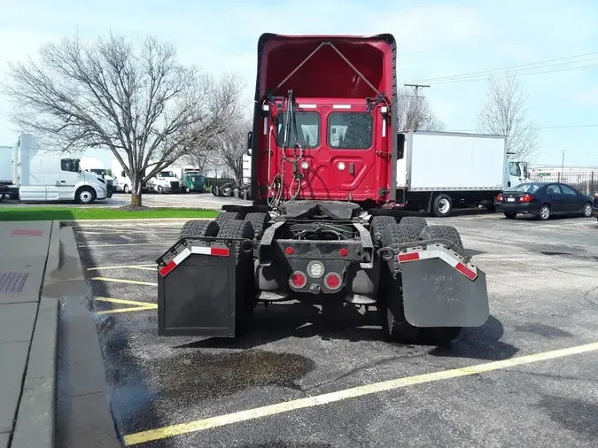 2020 FREIGHTLINER/MERCEDES CASCADIA 113