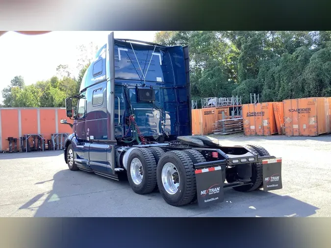 2022 Volvo VNL860