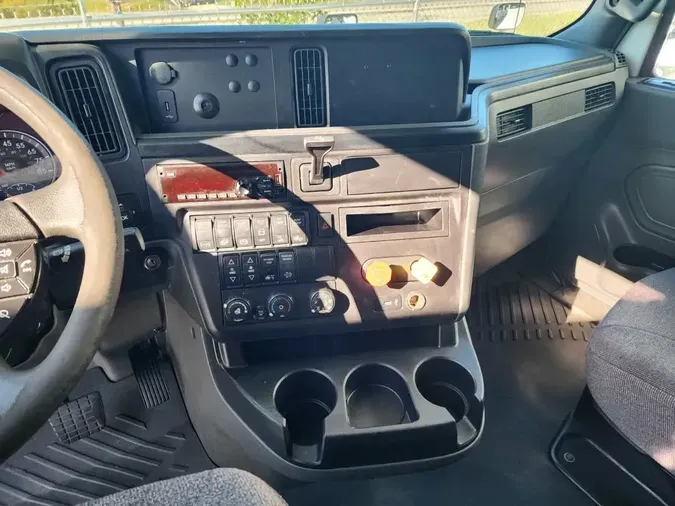 2019 NAVISTAR INTERNATIONAL LT625 SLPR CAB