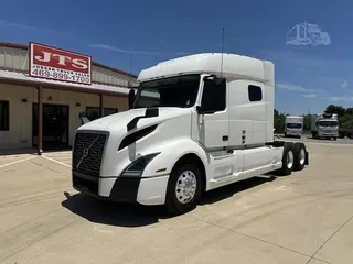 2021 VOLVO VNL64T740