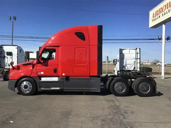 2021 FREIGHTLINER CA126