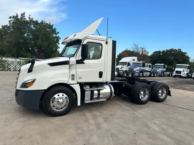 2018 FREIGHTLINER CASCADIA 126