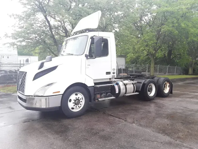 2019 VOLVO VNL64T-3008d1ee786b81ffbf47b2131a5f1011ac3