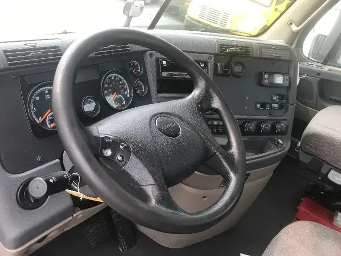 2018 Freightliner X12564ST