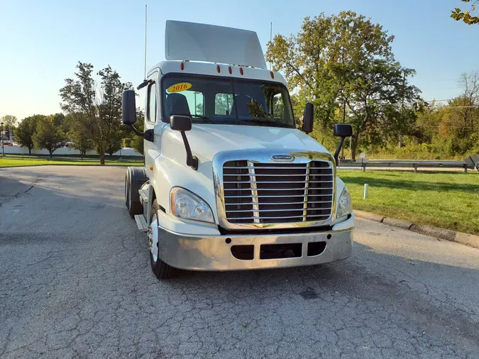 2016 FREIGHTLINER/MERCEDES CASCADIA 125