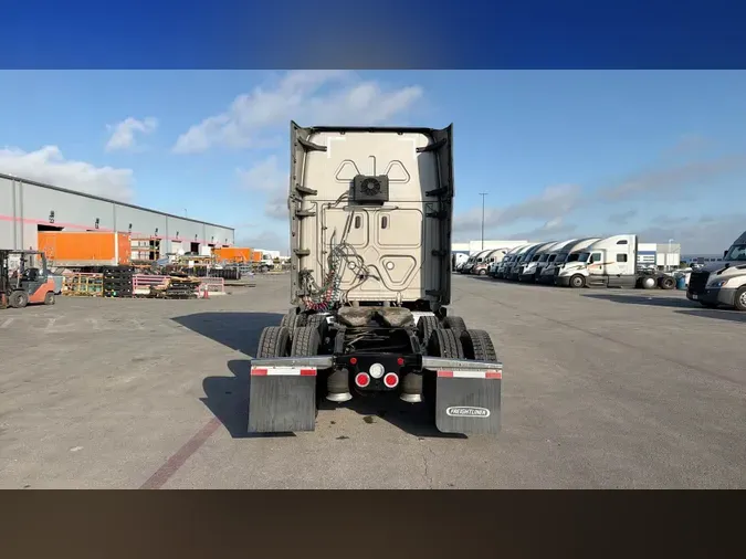 2023 Freightliner Cascadia 126