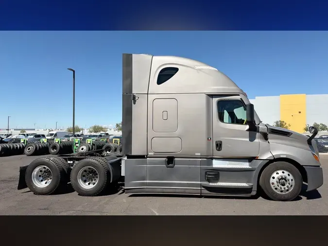 2023 Freightliner Cascadia 1268d296640451522c19ea2c6d4b63424a7
