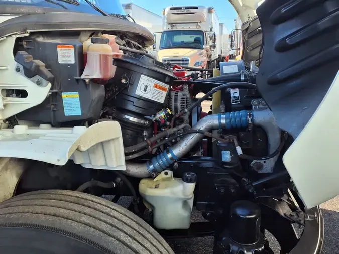 2018 FREIGHTLINER/MERCEDES M2 106