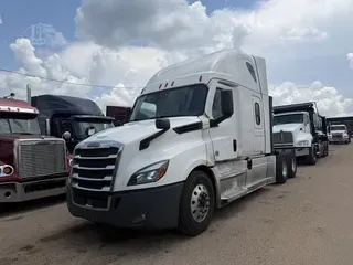 2021 FREIGHTLINER CASCADIA 126