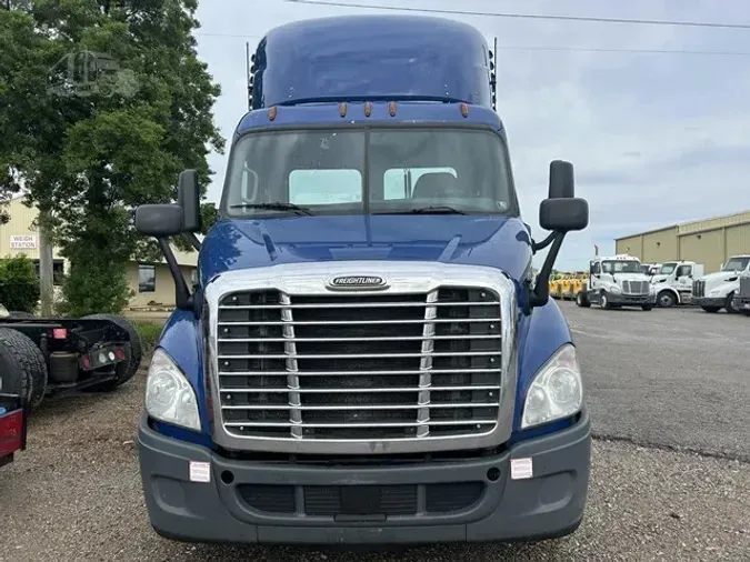 2018 FREIGHTLINER CASCADIA 113