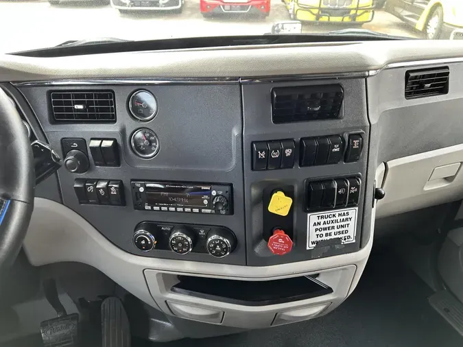 2022 Peterbilt 579