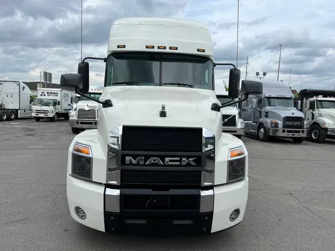 2019 Mack AN64T M742