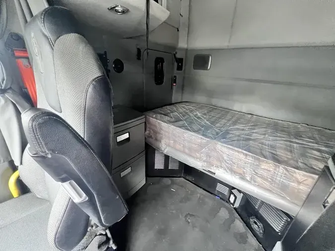 2021 Kenworth T680