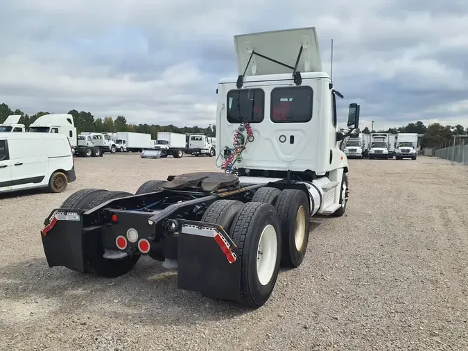 2019 FREIGHTLINER/MERCEDES CASCADIA 1258d33a0e6d6b5fe106fca0383d7d7dd0a
