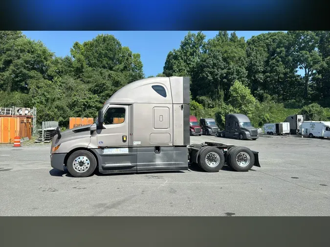 2023 Freightliner Cascadia 126