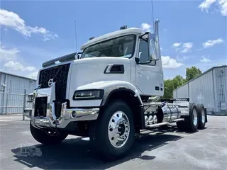 2026 VOLVO VHD64FT300