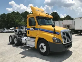 2017 FREIGHTLINER X12564ST