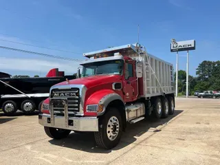 2025 MACK GR64F