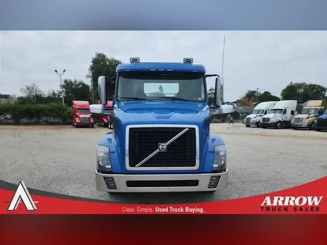 2017 VOLVO VNL300