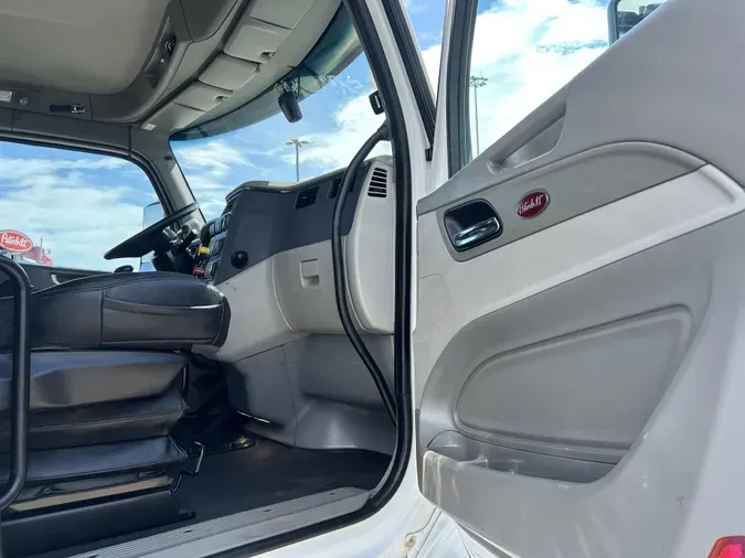 2020 Peterbilt 567