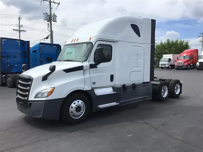 2020 FREIGHTLINER CASCADEVO1