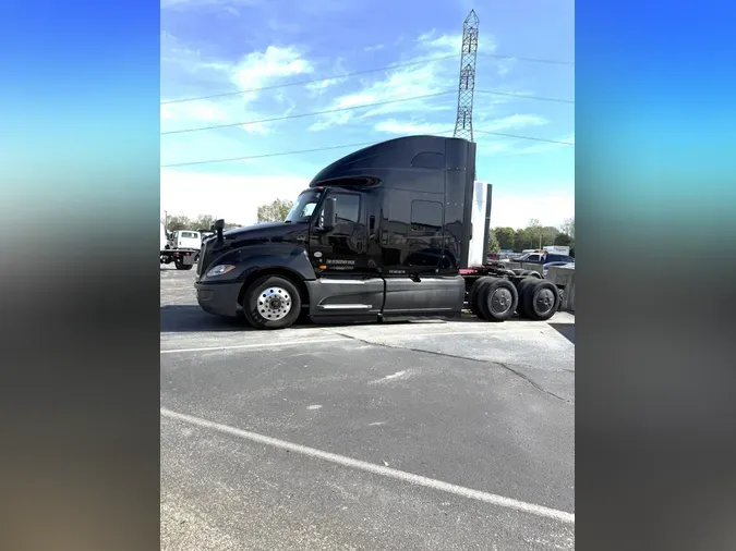 2022 International LT625