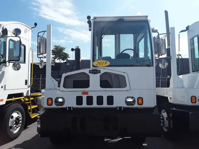 2019 AUTOCAR YARD TRACTOR8d3ed962c91d7f8e4af23ff0d84f93d6