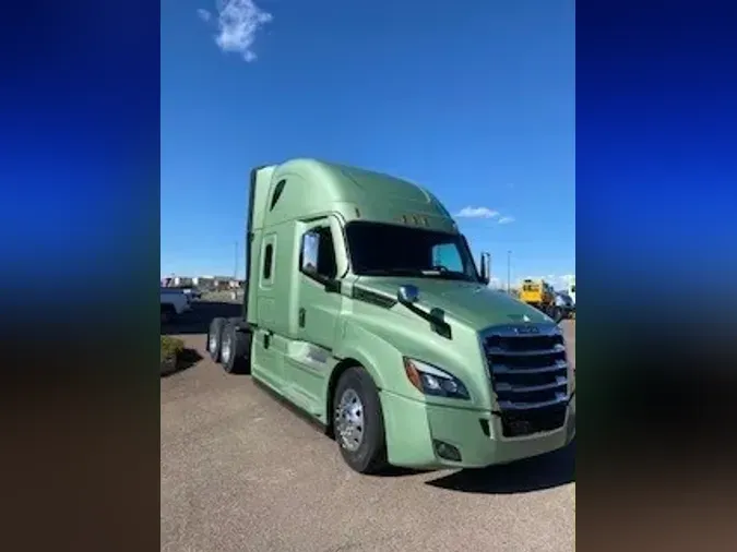2025 Freightliner New Cascadia