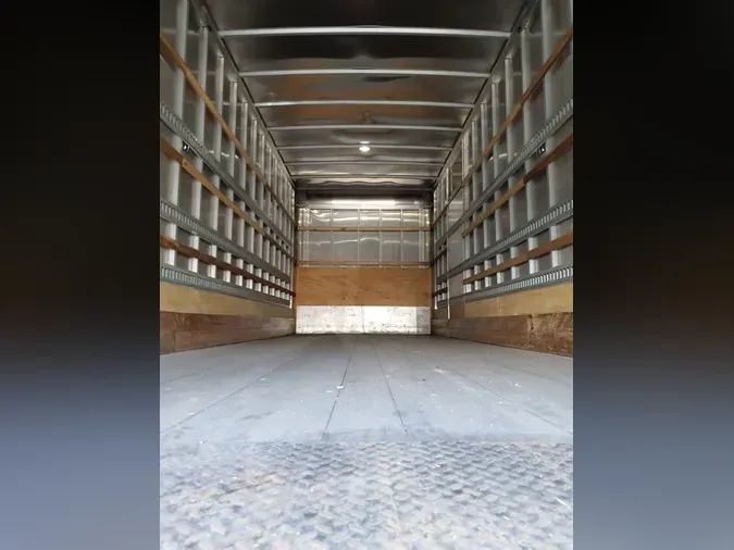 2020 FREIGHTLINER/MERCEDES M2 106