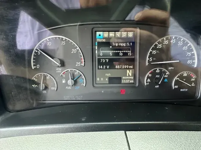 2021 FREIGHTLINER CASCADIA 126